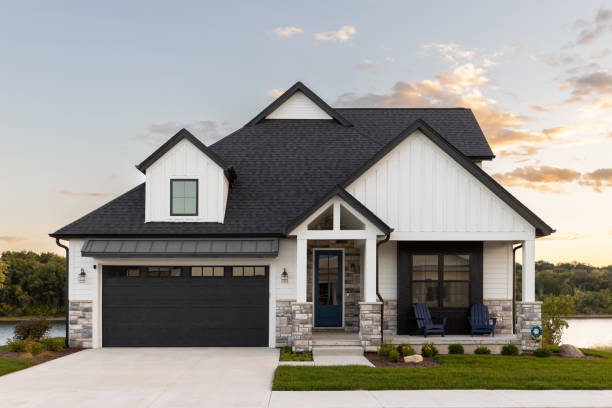 Best Roof Repair  in Pearisburg, VA